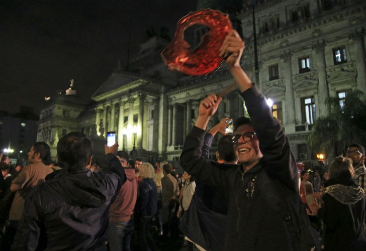 Nuevos cacerolazos en todo el país contra la reforma previsional