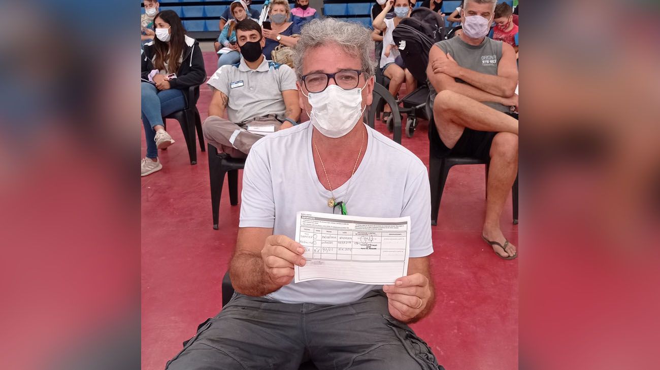 Pese a su canción militante, Ignacio Copani se vacunó con Pfizer "sin ir a EEUU y gratis"