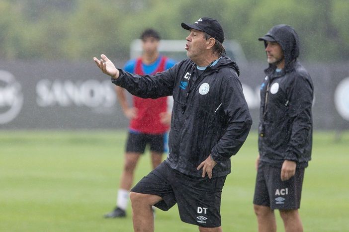 El 'Ruso' Zielinski tiene que rearmar la defensa de Belgrano