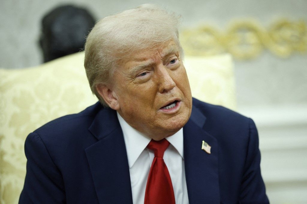 Trump muestra su descontento con Putin: “Si no hay un pacto, les impondremos aranceles del 100%”