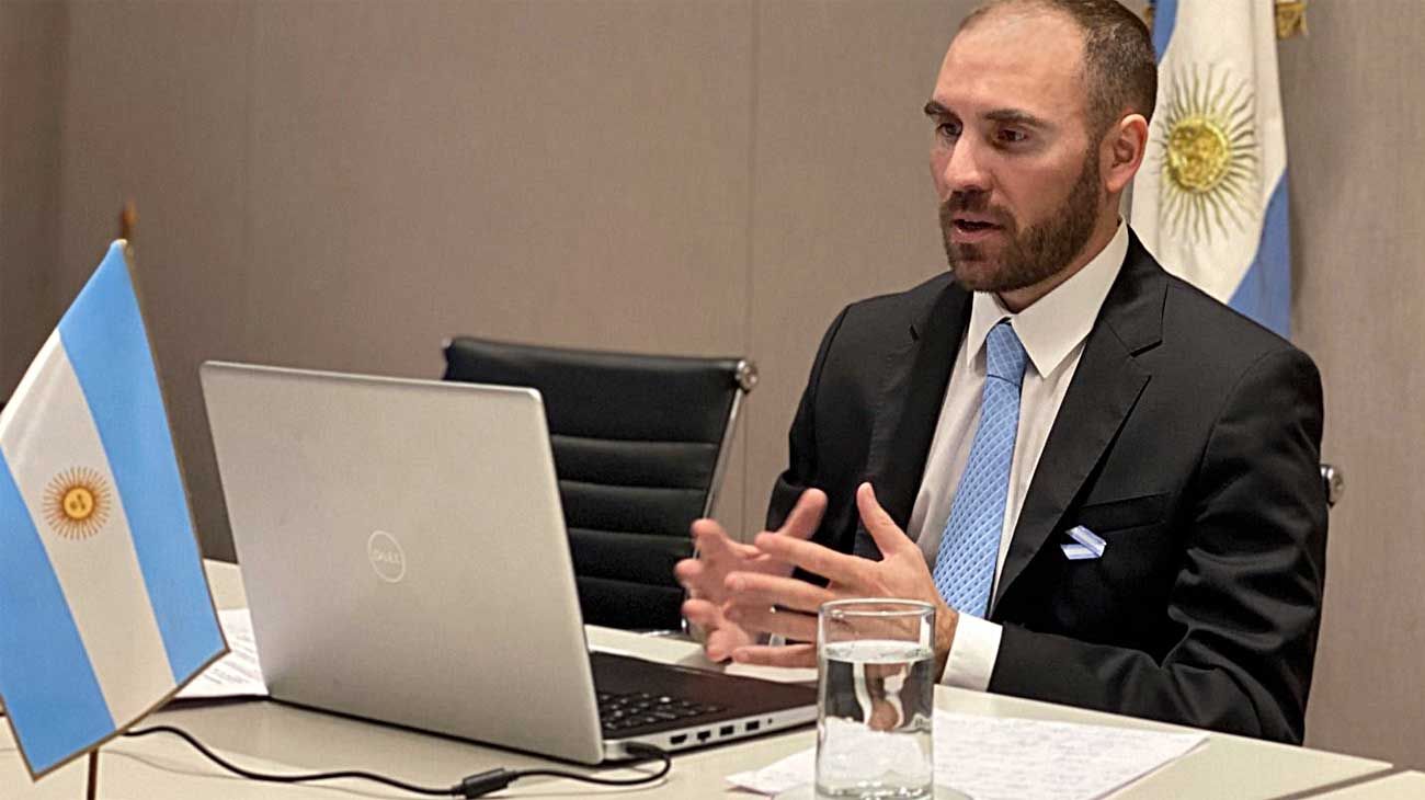 Para Martín Guzmán, la sociedad en su conjunto tiene que construir una "moneda confiable"