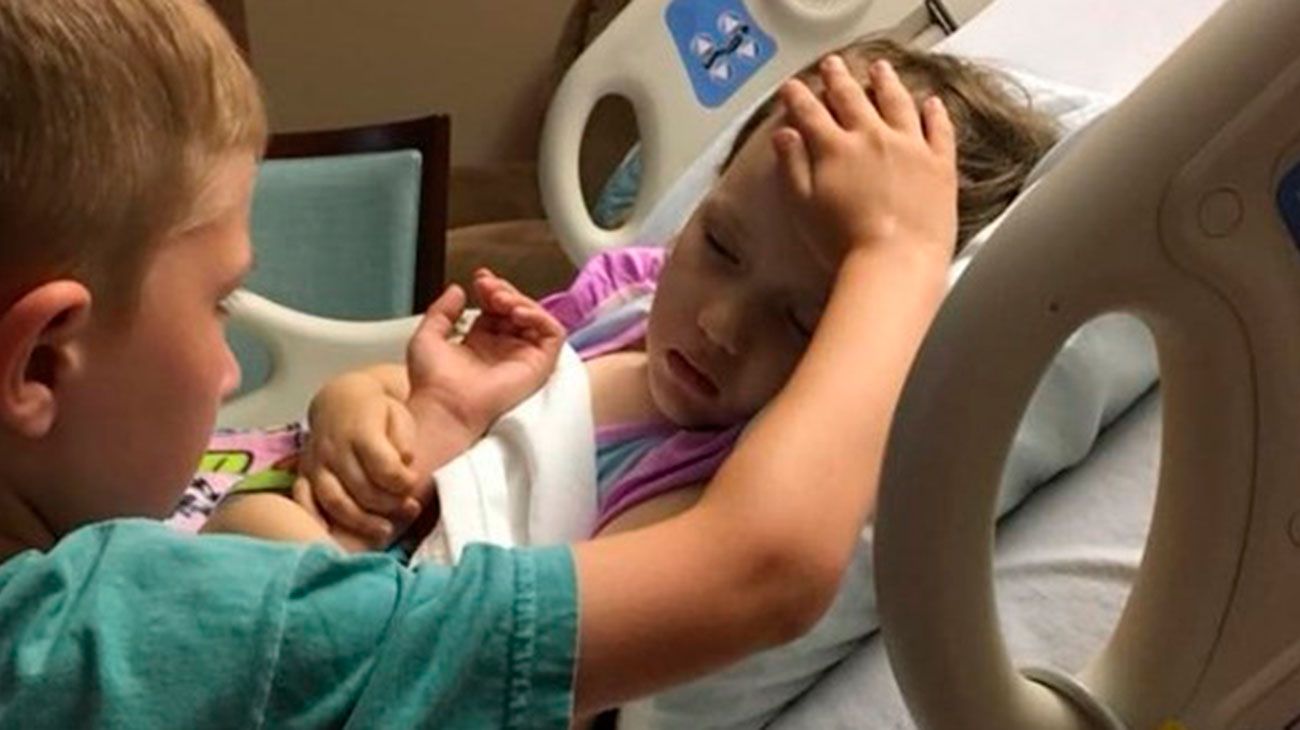 La desgarradora despedida de un nene a su hermanita de 4 años