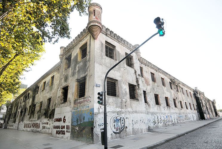 Confirman que mudarán Hacienda y Rentas a la antigua cárcel de Caseros
