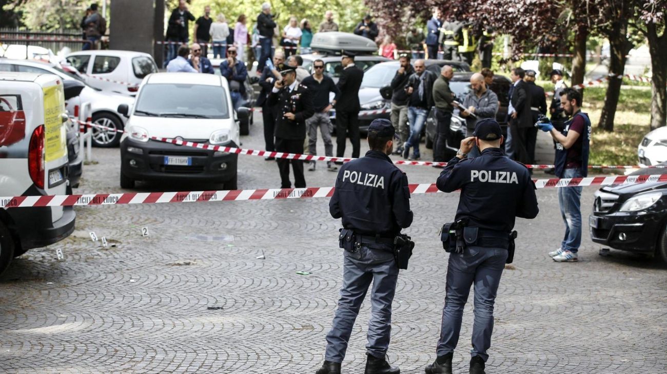 Terror en Italia: un auto atropelló a una multitud en Módena, el conductor estaba armado