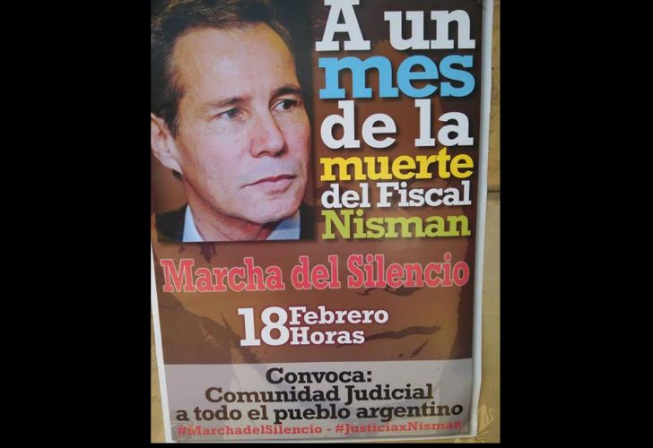 La Ciudad, empapelada con afiches del #18F