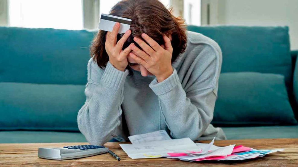 Deudas en las tarjetas de crédito: cómo son los trámites cuando un familiar fallece