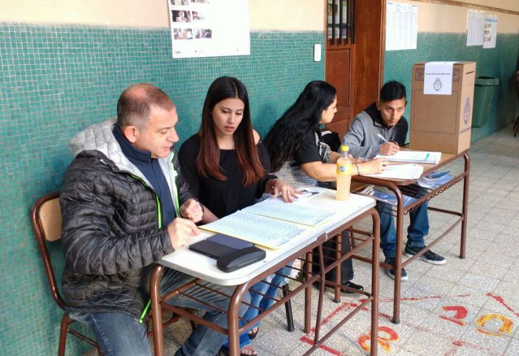 Luis Juez participa de las elecciones como fiscal de Cambiemos