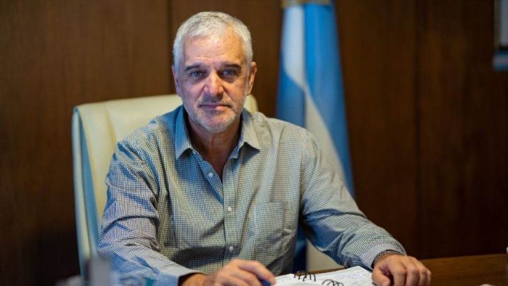 Sin plan B de De Loredo, Llaryora se planta como el “gran elector” en la vacante que deja Decara
