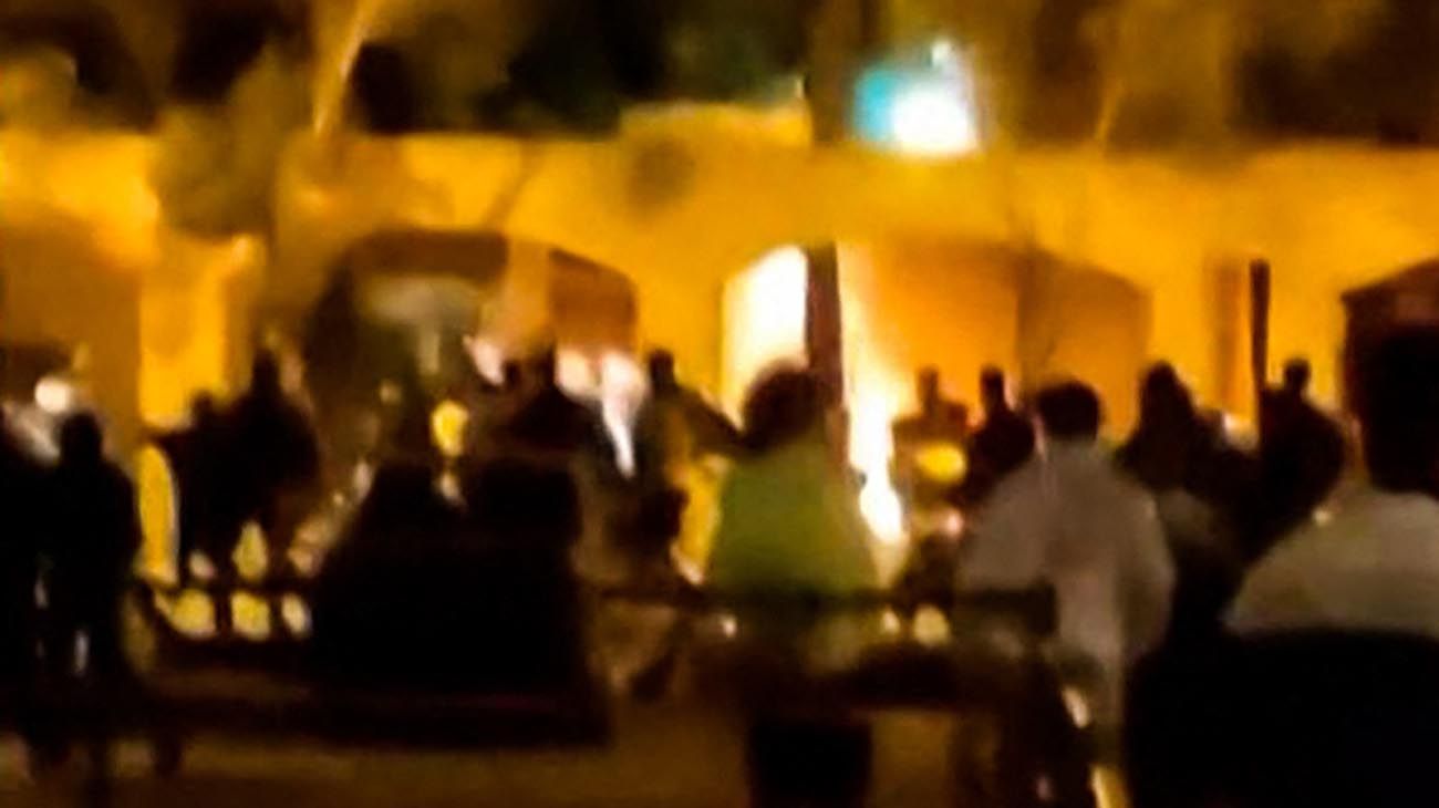 Protestas en Irán: prenden fuego la casa del Ayatollah Ruhollah Jomeini, fundador de la República Islámica