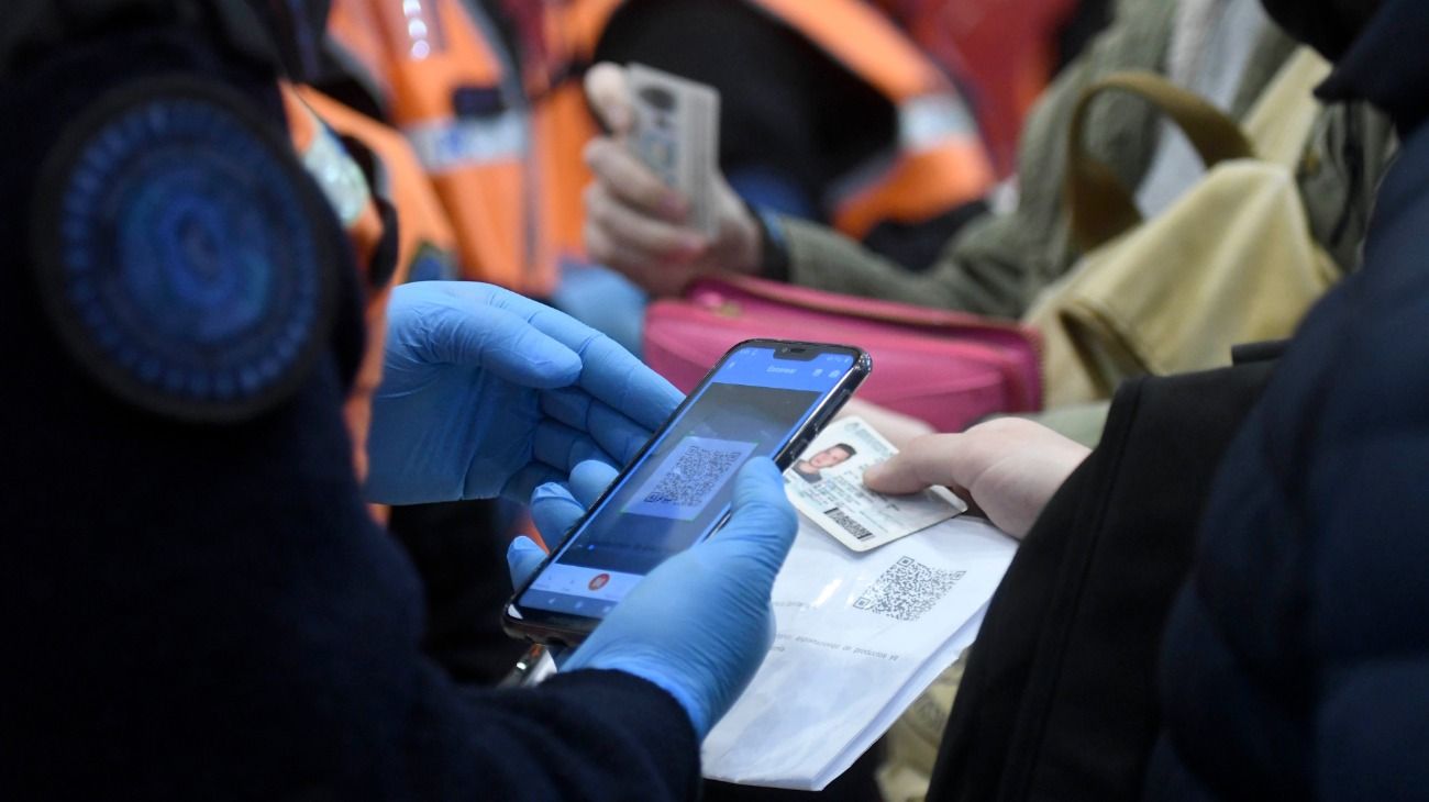 Cómo revalidar los permisos de circulación en la app Cuidar para el transporte público