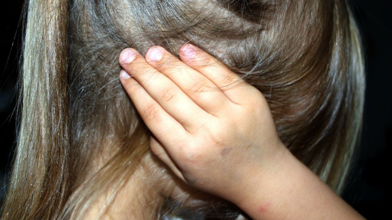 Tras 20 años en silencio denunció a su padre por abuso sexual