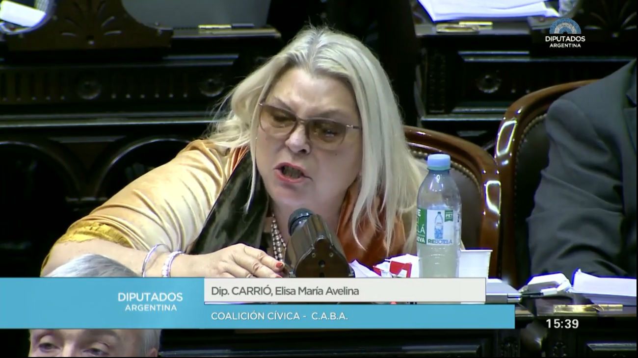 Video: Carrió quiso explicar su frase de las propinas y terminó hablando de "coimas"