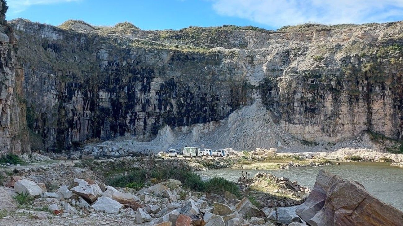Tragedia en Chapadmalal: un hombre de 40 años hacía trekking y cayó en una cantera