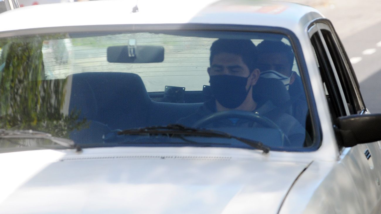 CABA: conductores y acompañantes deberán usar barbijos en los autos