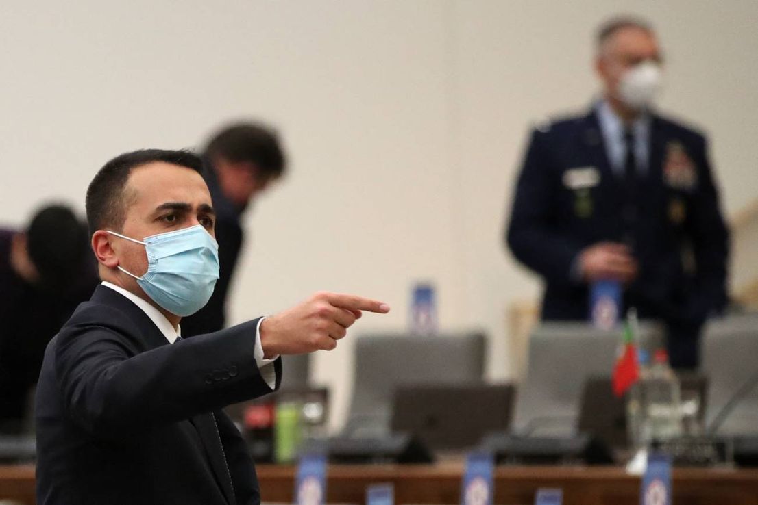 Italia: detienen a un militar cuando le vendía documentos secretos a un espía ruso