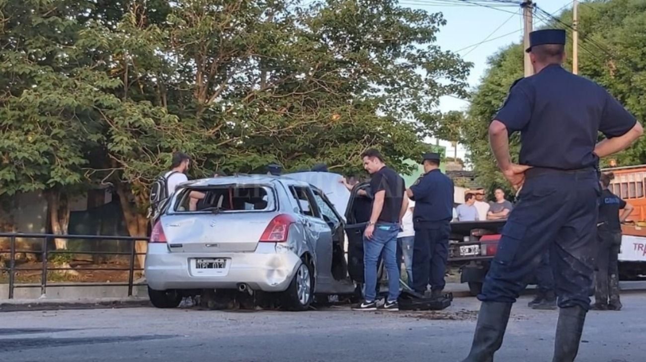 Paraná: sacan del arroyo el auto de la joven desaparecida y la búsqueda sigue el lunes