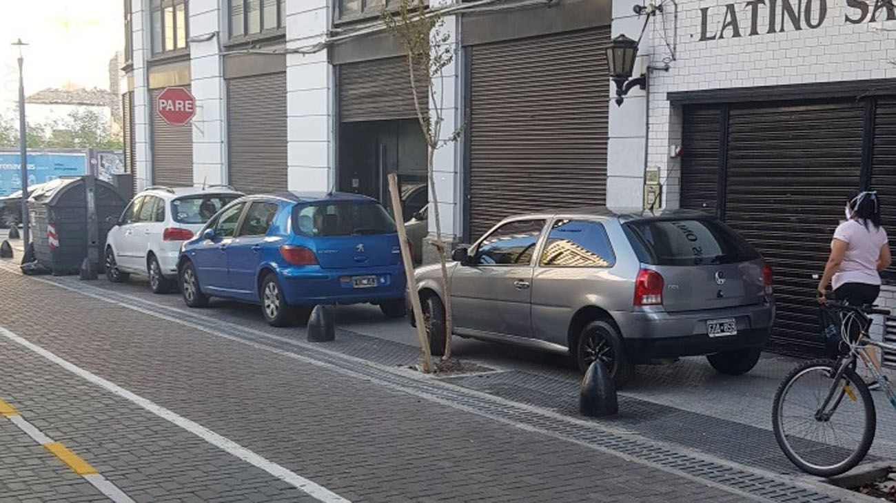Refuerzan el servicio mínimo de grúas ante el aumento de autos mal estacionados