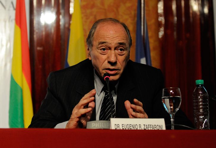 Zaffaroni defendió su libro en el que justificó el golpe de Estado