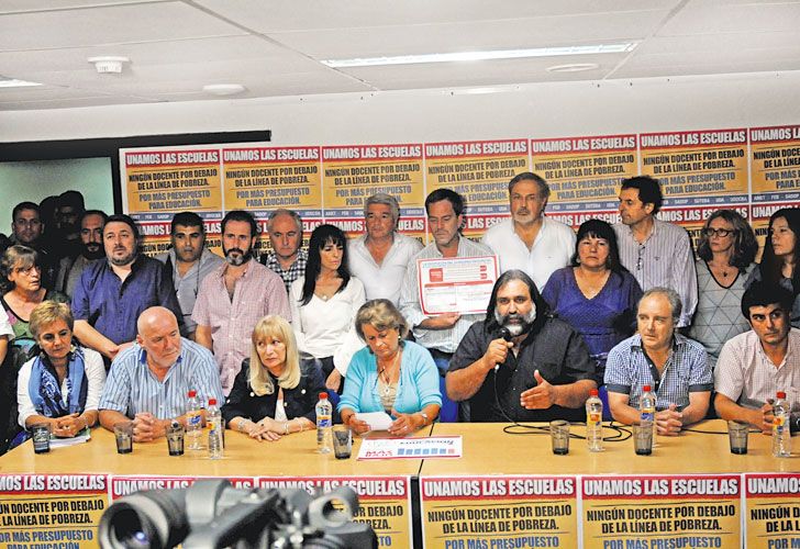 Docentes: el Gobierno se mantiene firme apoyado en sus encuestas