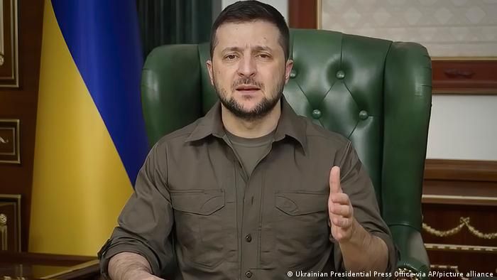 El presidente de Ucrania, Volodímir Zelenski comparó a Rusia con la Alemania nazi