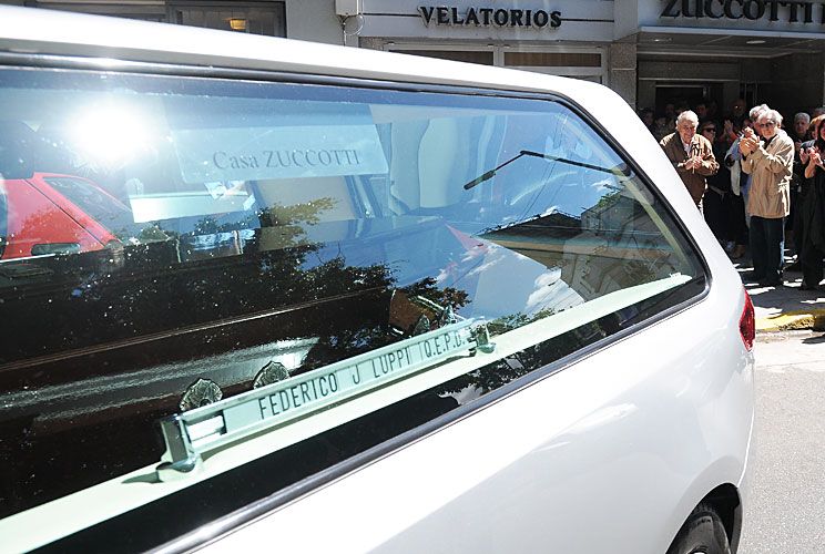 Gente del espectáculo y la familia le dieron el último adiós a Luppi