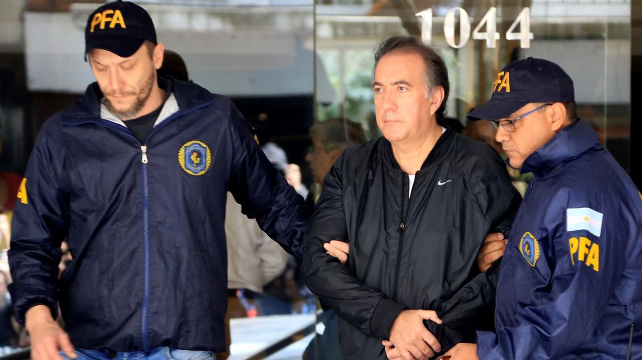 Procesaron y embargaron a Oscar Thomas