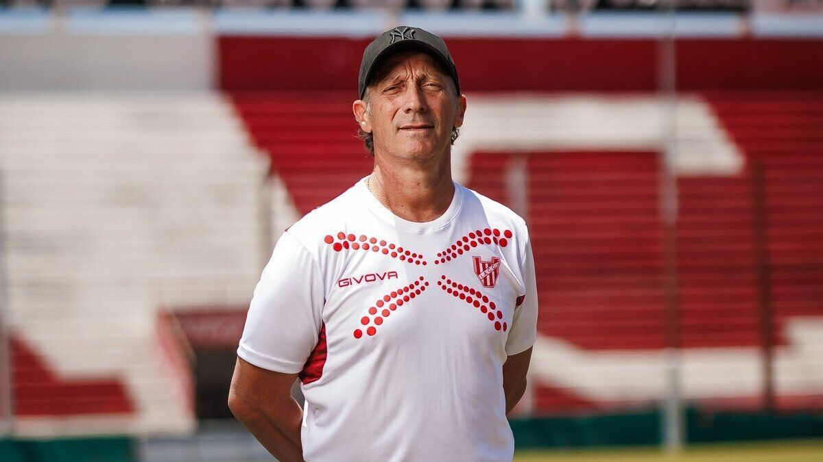 Pedro Troglio dejó de ser el técnico de Instituto