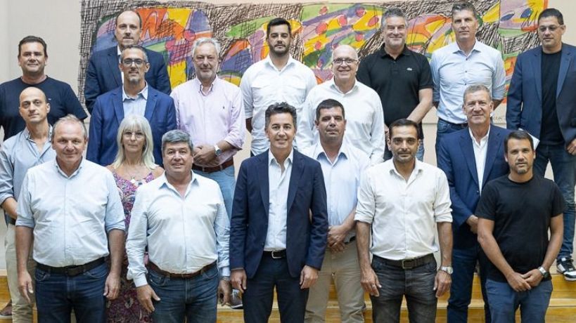 Calvo acuerda nuevos índices de copartipación en una reunión con intendentes de todos los "colores"