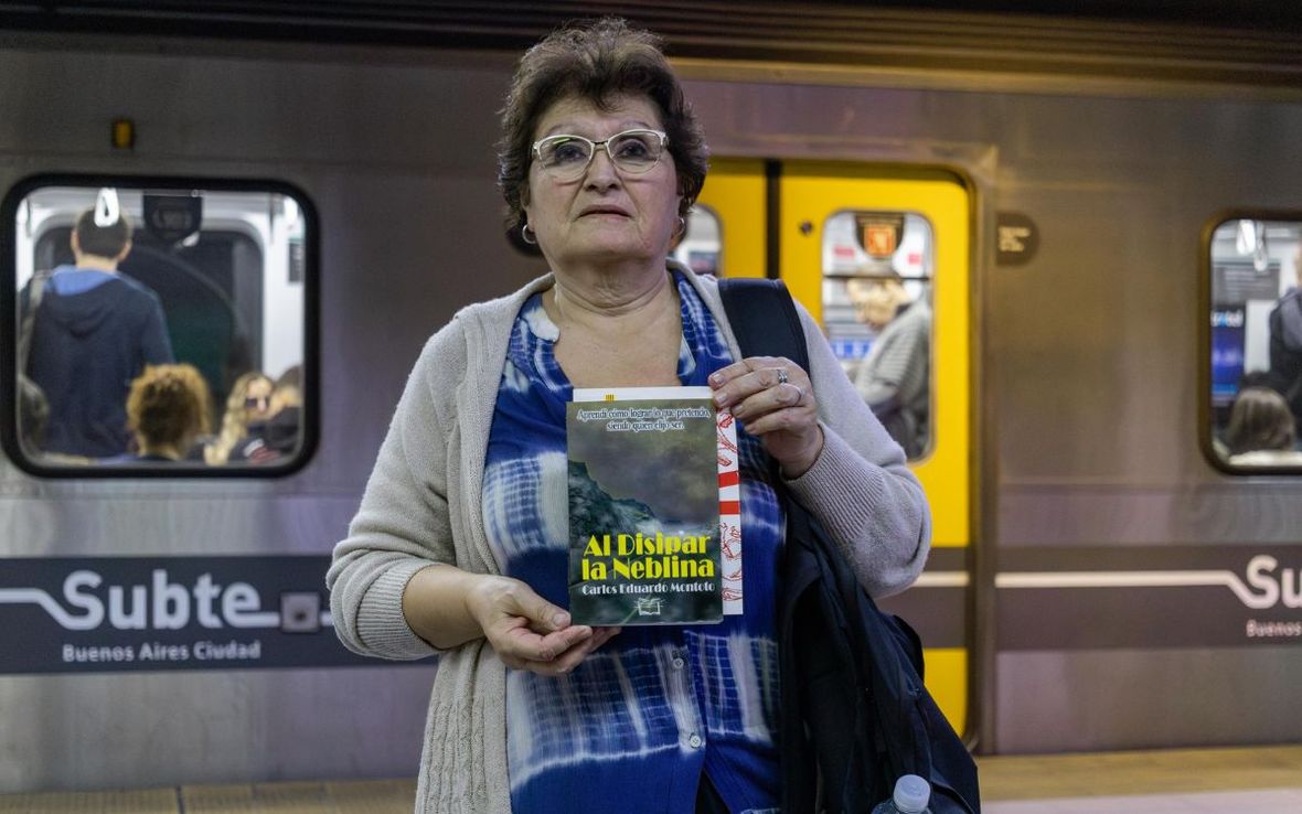"Vagón de lectores”: el evento que lleva la literatura al subte porteño