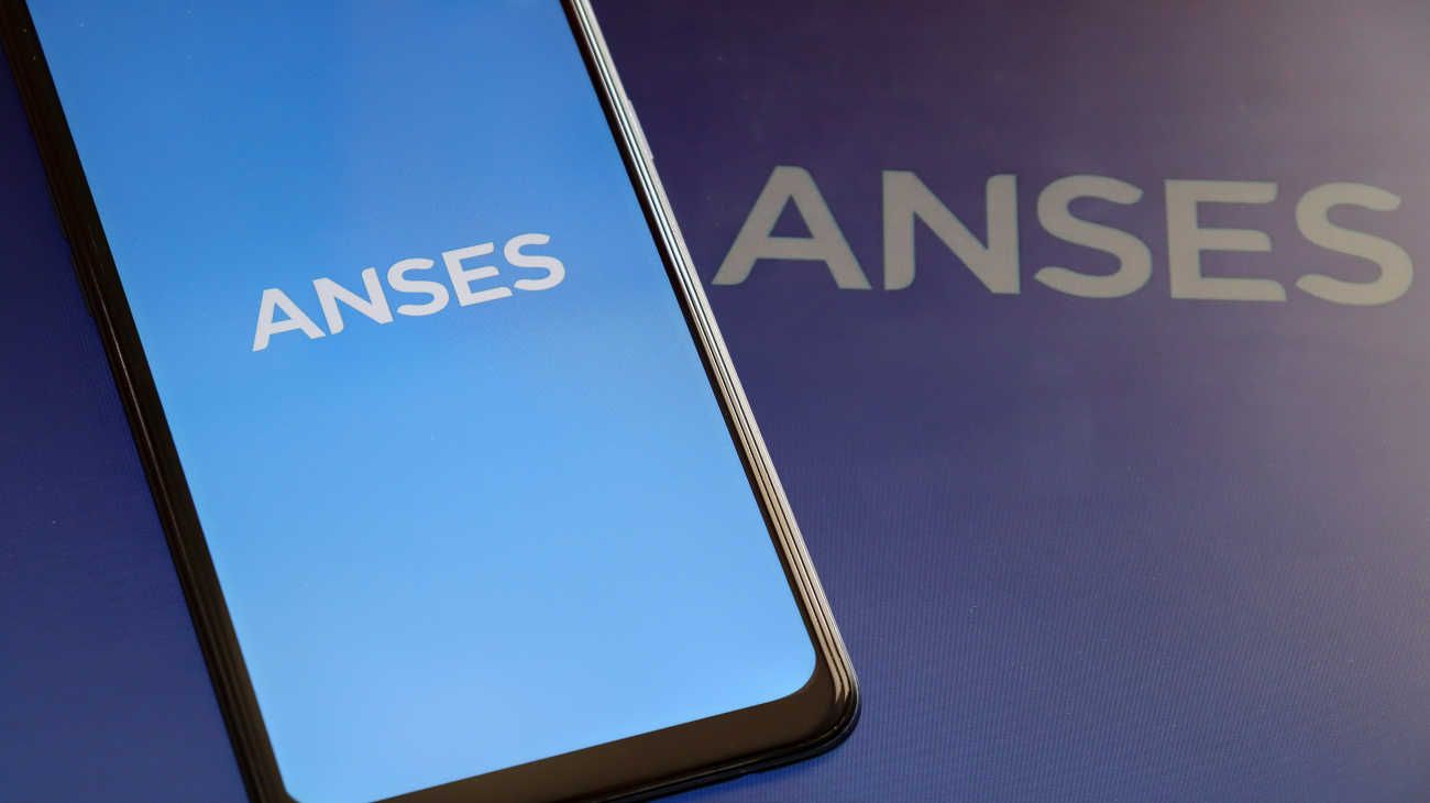 Jubilaciones y pensiones de ANSES: quiénes cobran hoy martes 12 de diciembre de 2023