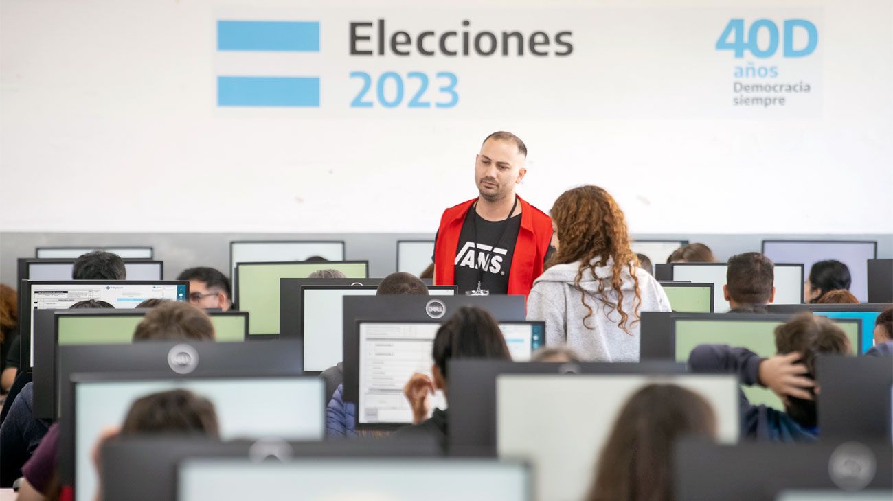 Se realizó el simulacro del conteo y carga de votos hacia la segunda vuelta