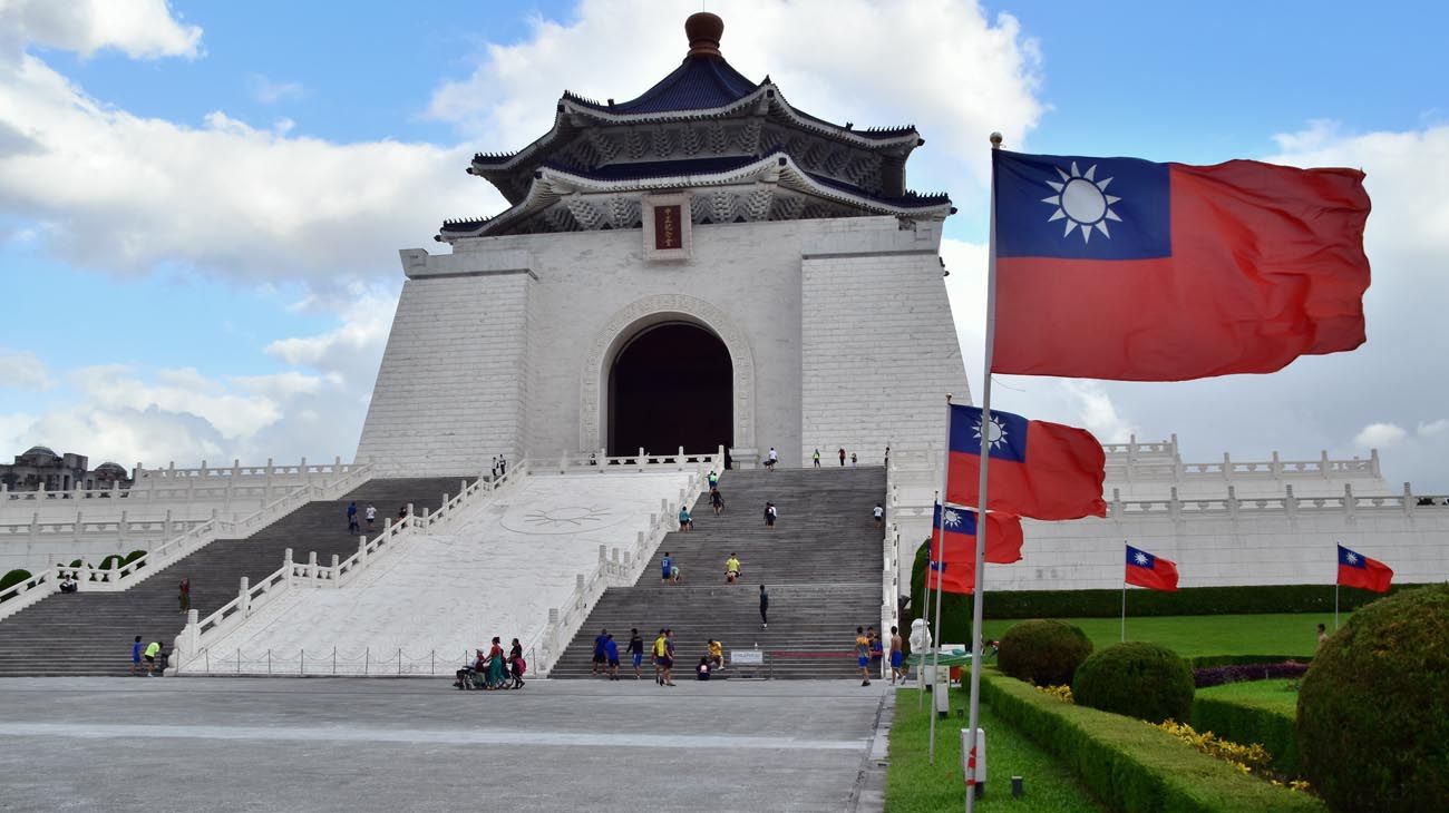 A pesar de Taiwán, los jefes de defensa de Estados Unidos y China anunciaron avances en el diálogo