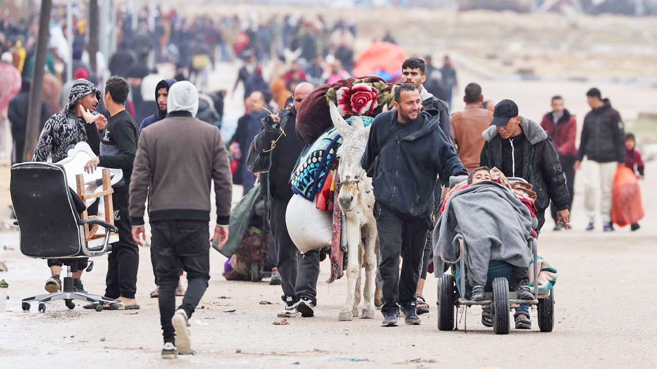 Miles de refugiados esperan que Egipto los acepte
