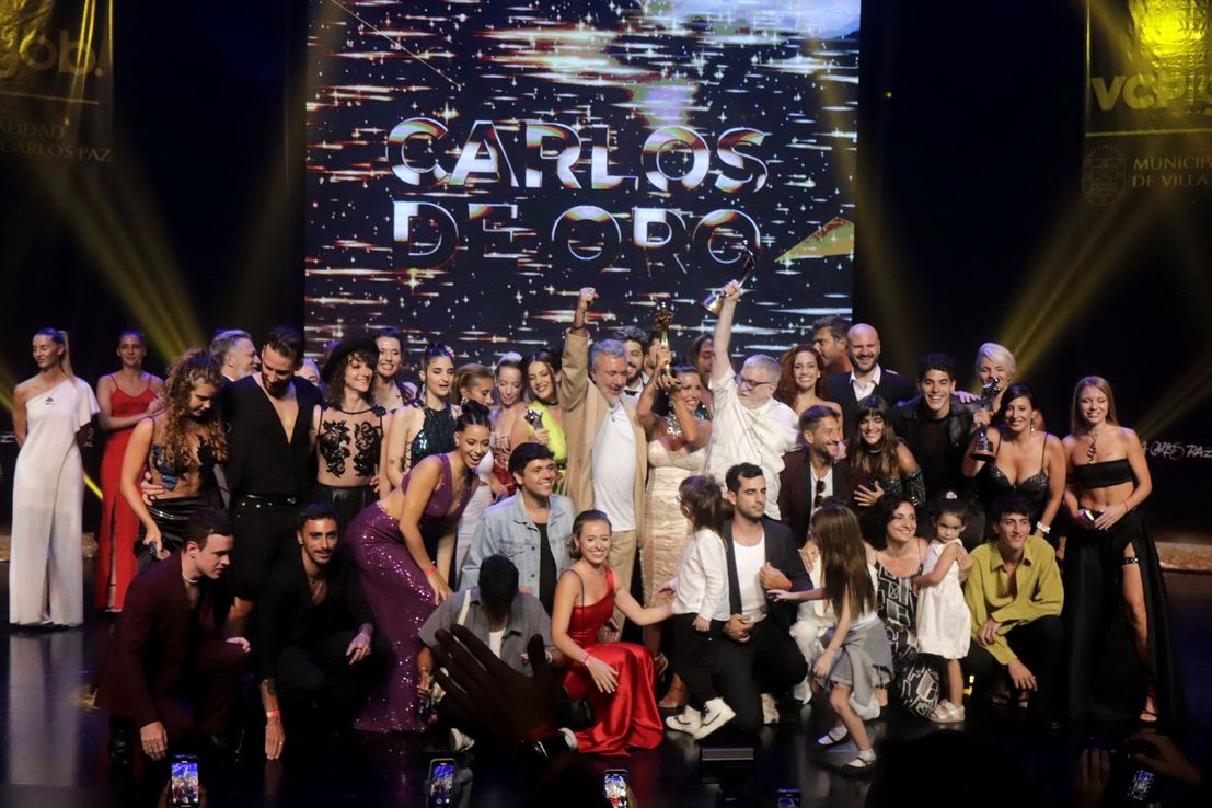 Premios Carlos 2024: triunfo abrumador de "Mamma Mia!" que se llevó el Oro y Flor Peña reclamó por los fondos para la cultura