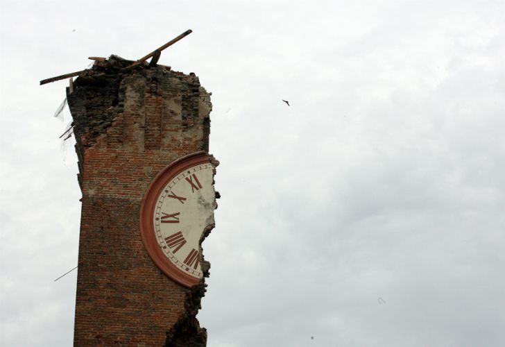 Terremoto en Italia provoca al menos 6 muertos