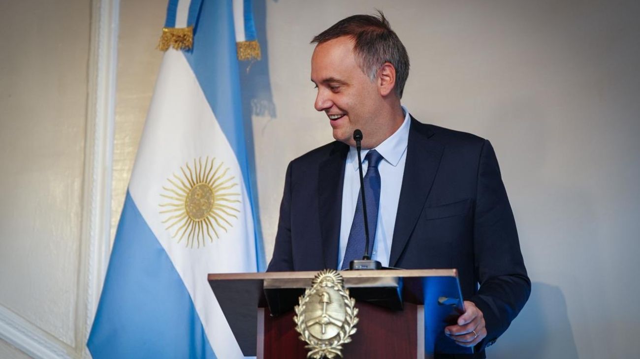 La Casa Rosada blinda a Adorni y busca dejar atrás el escándalo del ARG 01