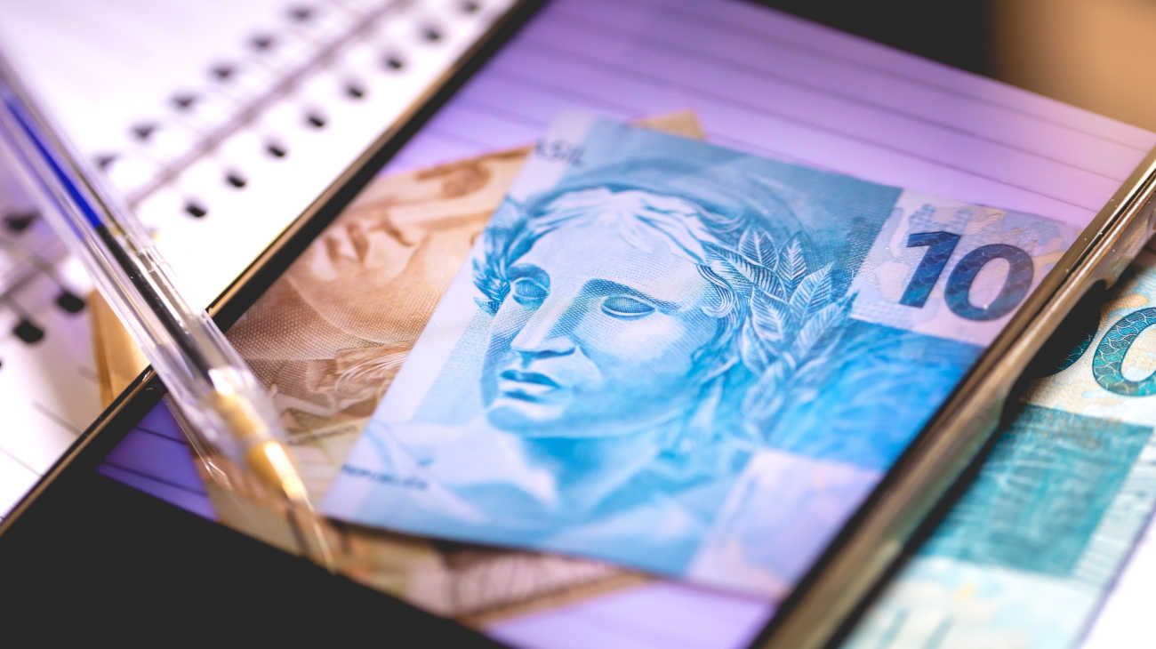 A cuánto cerró el real blue hoy, viernes 7 de junio de 2024