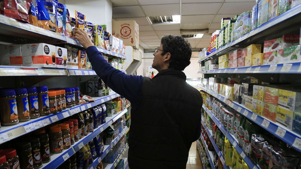 En agosto, la canasta de alimentos subió un 27% en el Conurbano y su valor ya está por arriba del Salario Mínimo
