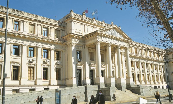 El juez civil Martín Flores, a un paso de que pidan su destitución