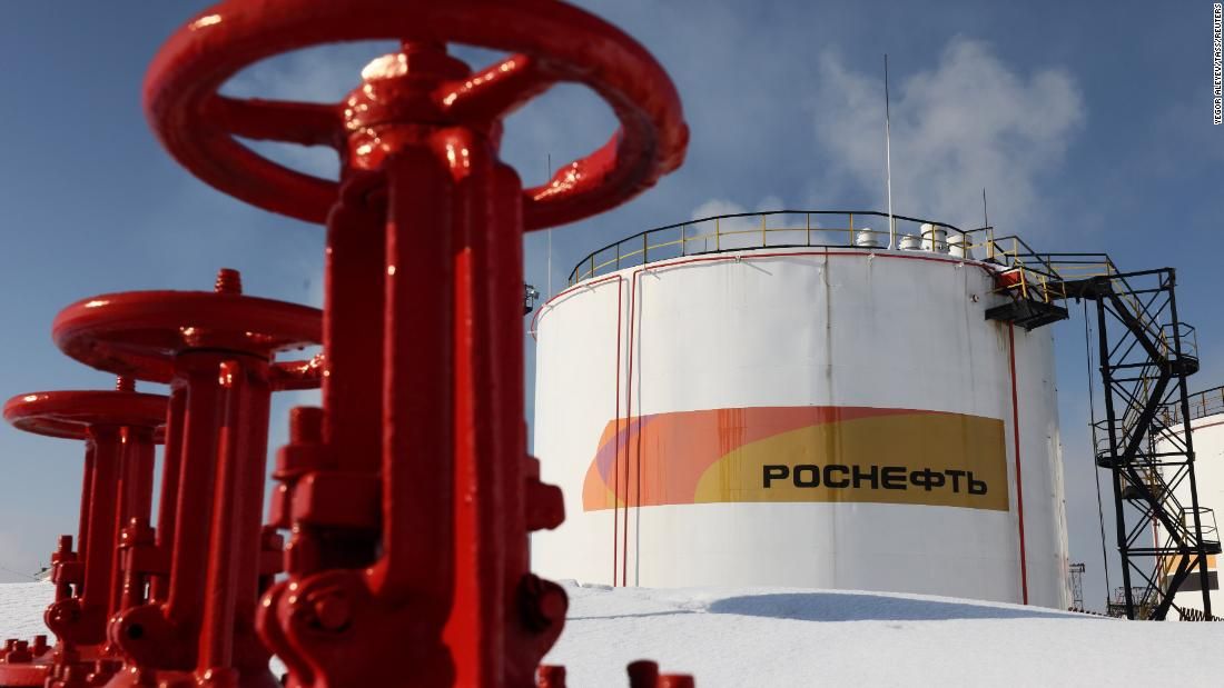 Rusia evalúa establecer un precio mínimo para sus barriles de petróleo