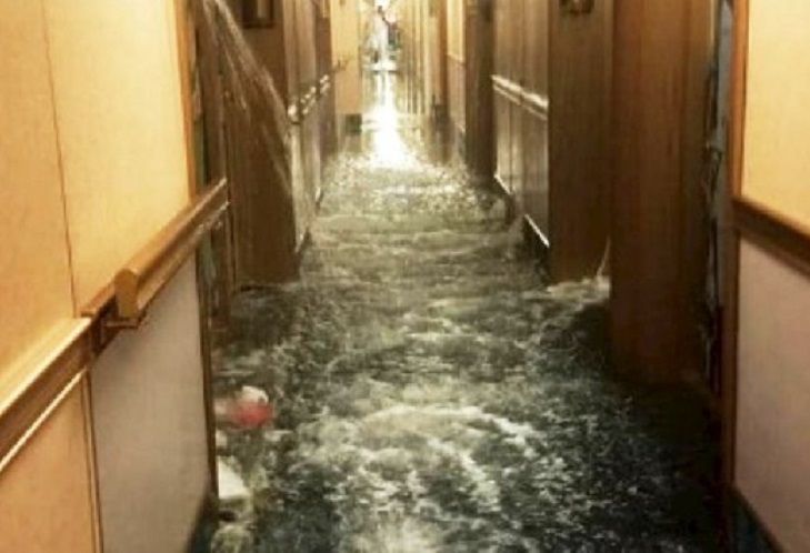 Pánico en un crucero cuando se inundaron 150 habitaciones