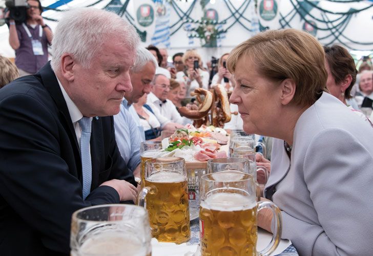 Merkel rompe con Trump para ganar las elecciones