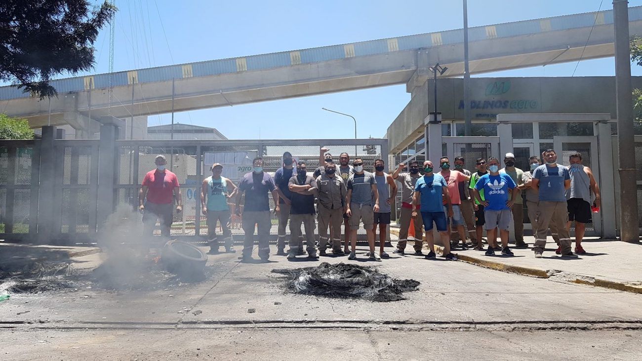La industria aceitera pierde US$100 millones al día por el paro en los puertos