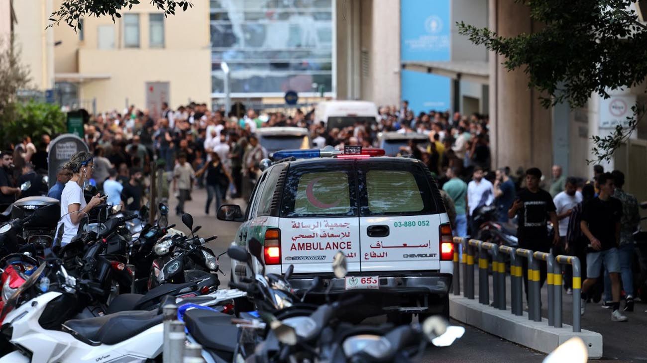 Hezbolá acusó a Israel de explosiones de miles de "beepers" en Líbano: hay 9 muertos y más de 2.700 de heridos