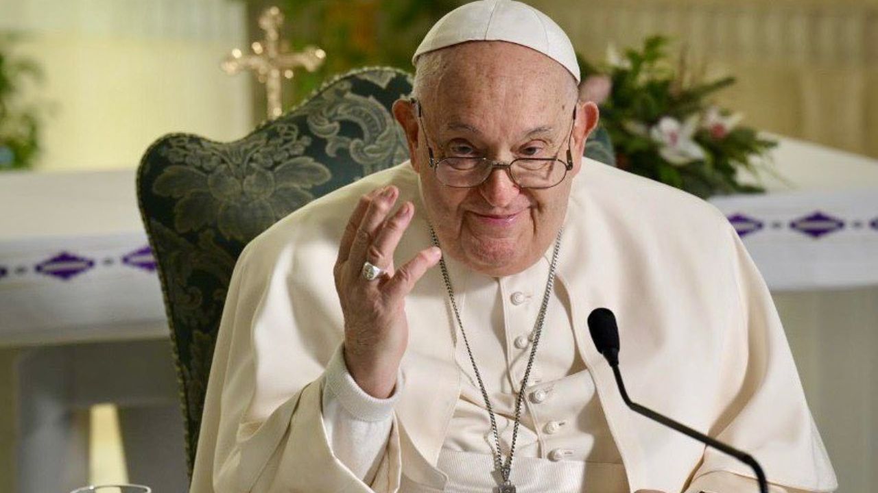 El estado del Papa Francisco es "estable" tras una leve mejoría: agradeció "de corazón" por los rezos
