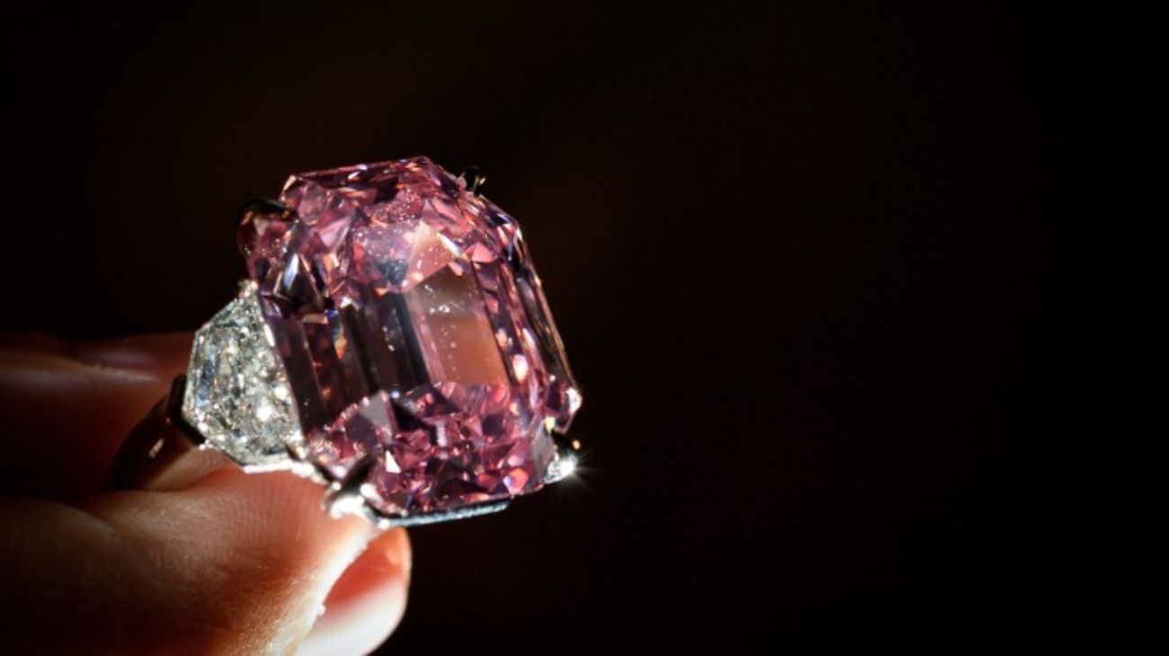 Se pagó una cifra récord por un diamante rosa de 19 quilates