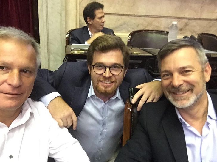 Dividido en dos, el PRO agita la interna