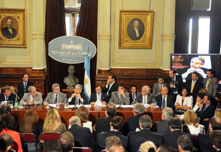 Pelea entre Morales y De Vido: "Usted es responsable de la tragedia de Once"