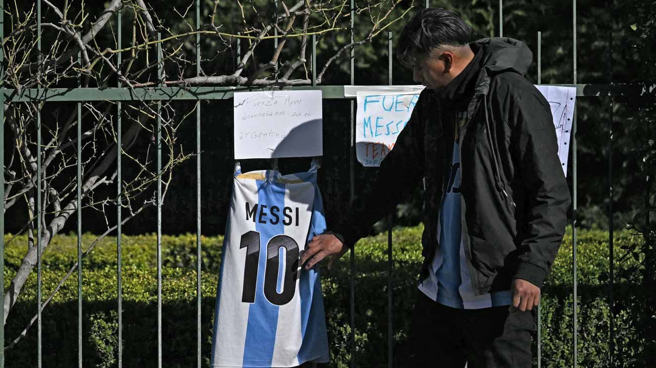 De Maradona a Messi: el pedido de los hinchas de retirar la 10 de la Selección