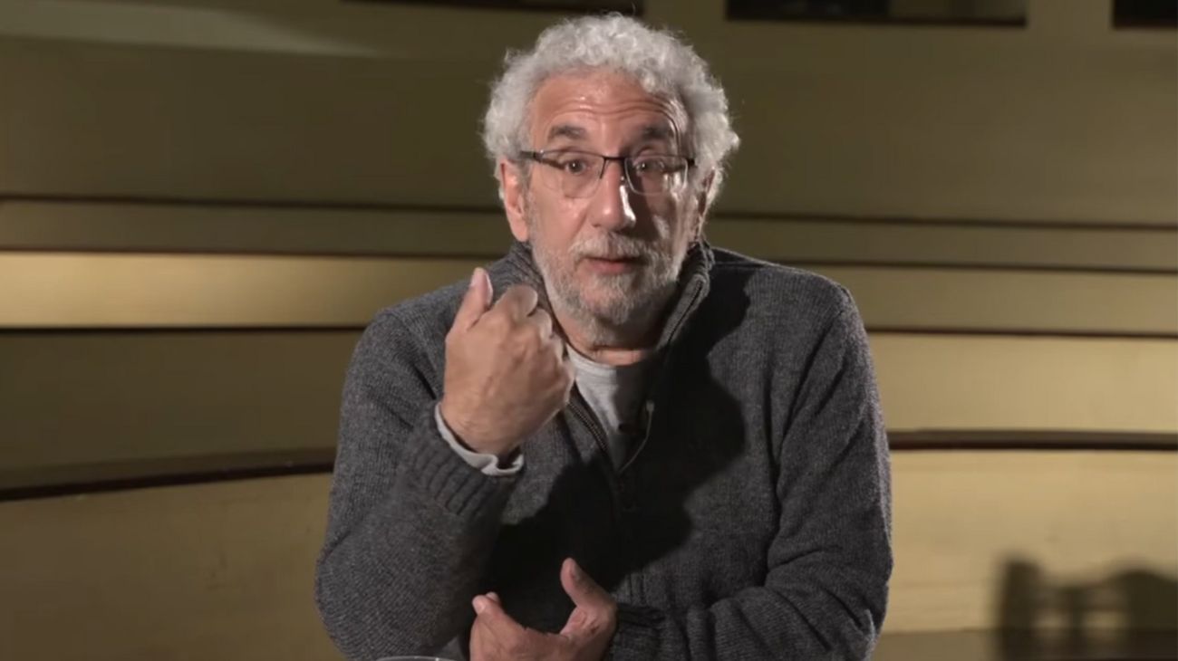 Pablo Alabarces: "Es necesario establecer un frente democrático para echar a Milei"